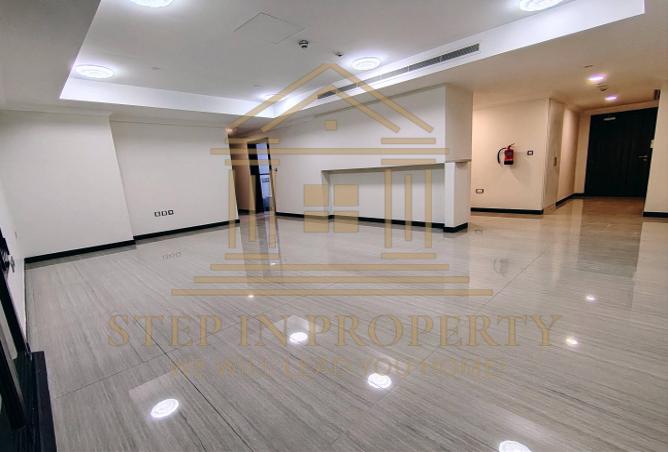 963560 - Property Image 2