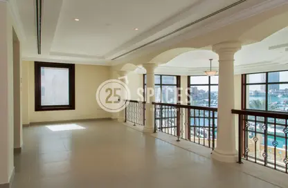 تاون هاوس - 3 غرف نوم - 4 حمامات للبيع في منازل تاون هاوس - بورتو أرابيا - جزيرة اللؤلؤة - الدوحة
