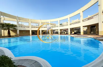 مجمع سكني - 5 غرف نوم - 5 حمامات للايجار في شارع الوعب - الوعب - الدوحة