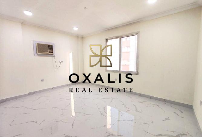 965717 - Property Image 3