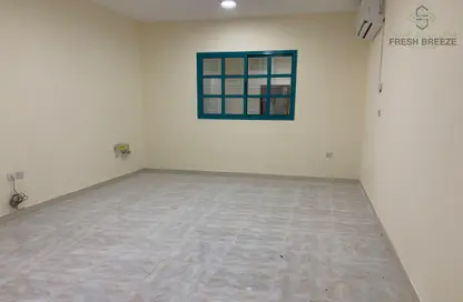 Apartment - 2 Bedrooms - 2 Bathrooms for rent in Umm Ghuwailina 4 - Umm Ghuwailina - Doha