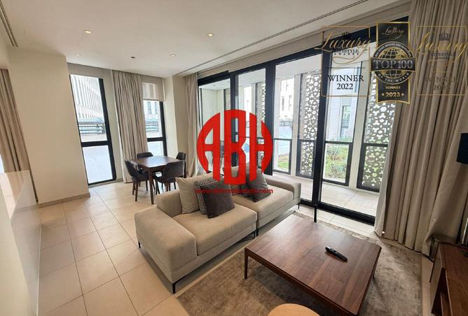 956896 - Property Image 2