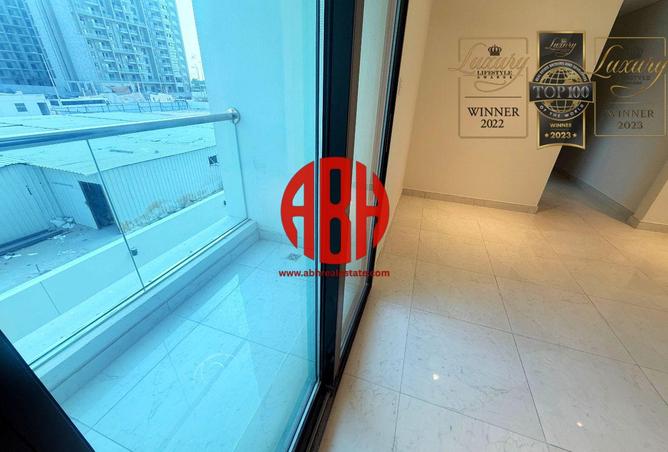 966690 - Property Image 2