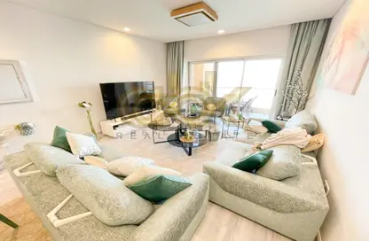 Apartment - 1 Bedroom - 2 Bathrooms for sale in Viva West - Viva Bahriyah - The Pearl Island - Doha