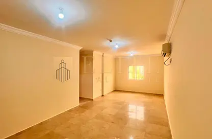 Apartment - 2 Bedrooms - 2 Bathrooms for rent in Al Sadd Road - Al Sadd - Doha