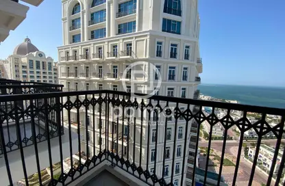 Apartment - 2 Bedrooms - 4 Bathrooms for sale in Floresta Gardens - The Pearl Island - Doha