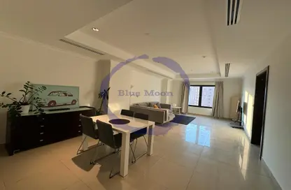 Living / Dining Room image for: Apartment - 1 Bedroom - 2 Bathrooms for rent in East Porto Drive - Porto Arabia - The Pearl Island - Doha, Image 1