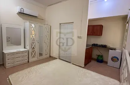 Apartment - Studio - 1 Bathroom for rent in Al Maamoura - Al Maamoura - Doha