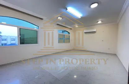 Apartment - 2 Bedrooms - 2 Bathrooms for rent in Al Gharrafa - Doha