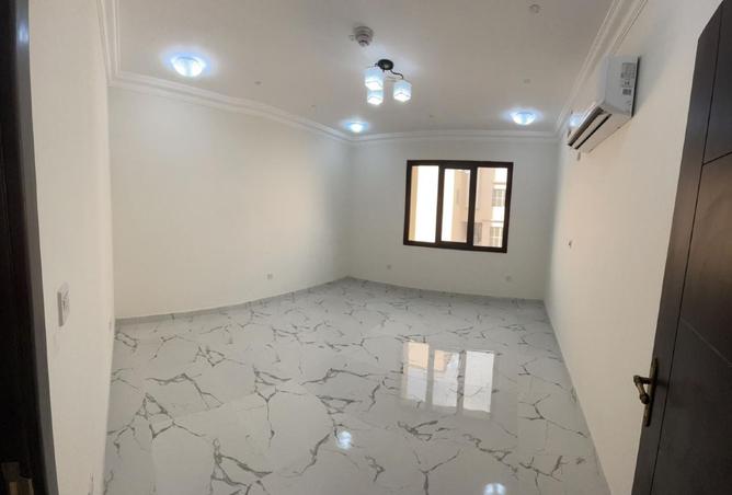 965163 - Property Image 2