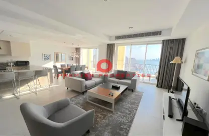Living / Dining Room image for: Penthouse - 3 Bedrooms - 5 Bathrooms for rent in Viva West - Viva Bahriyah - The Pearl Island - Doha, Image 1