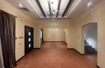 مجمع سكني - 4 غرف نوم - 5 حمامات للايجار في شارع تدمر - طريق المطار القديم - الدوحة