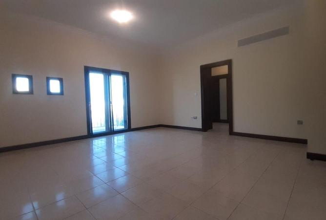 956706 - Property Image 3