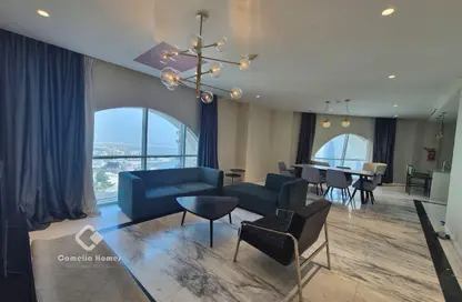 Penthouse - 3 Bedrooms - 5 Bathrooms for rent in Floresta Gardens - Floresta Gardens - The Pearl Island - Doha