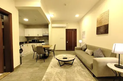 Apartment - 1 Bedroom - 1 Bathroom for rent in Umm Ghwailina Comm - Umm Ghuwalina - Umm Ghuwailina - Doha