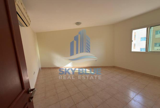 1002289 - Property Image 3