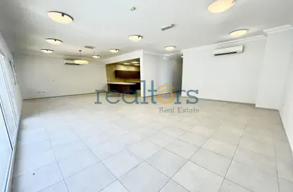 Villa - 4 Bedrooms - 5 Bathrooms for rent in Umm Al Seneem Street - Ain Khaled - Doha