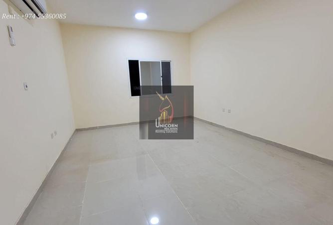 940301 - Property Image 2