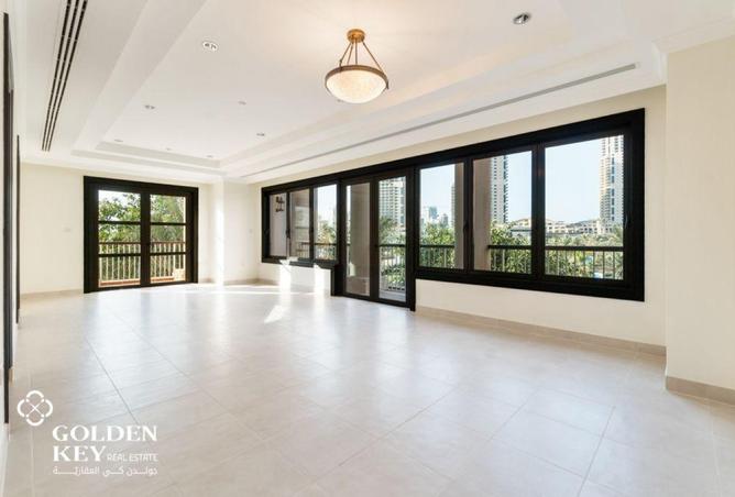 991242 - Property Image 3