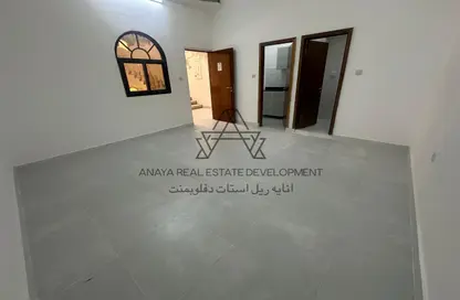 Apartment - Studio - 1 Bathroom for rent in Al Maamoura - Al Maamoura - Doha