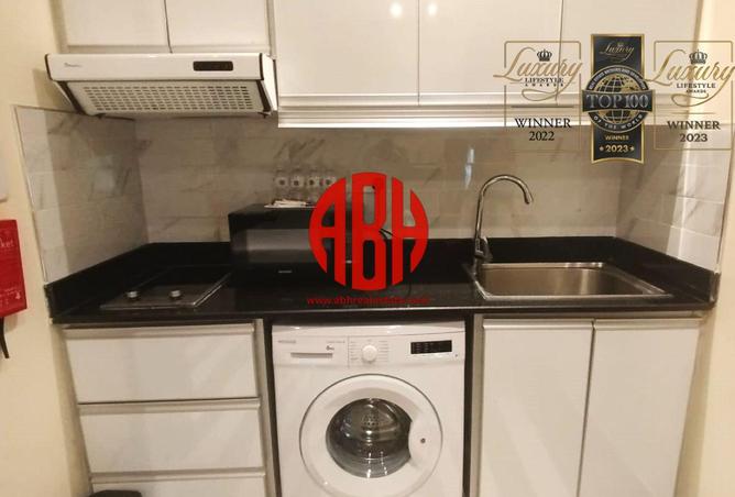 969609 - Property Image 2