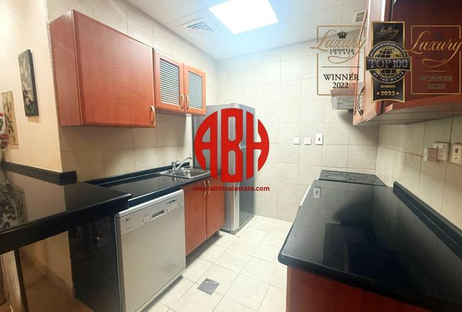 998921 - Property Image 2