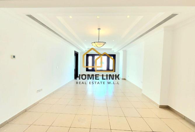 924034 - Property Image 2