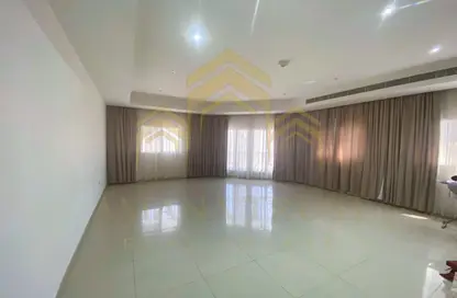 Empty Room image for: Apartment - 3 Bedrooms - 3 Bathrooms for rent in Souk Merqab - Al Nasr - Doha, Image 1
