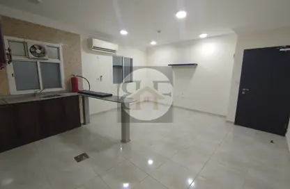 Apartment - 2 Bedrooms - 1 Bathroom for rent in Old Airport Road - Old Airport Road - Doha