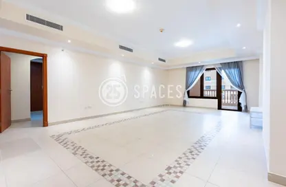 صورة لـ غرفة فارغة شقة - غرفة نوم - 2 حمامات للبيع في طريق بورتو الشرقي - بورتو أرابيا - جزيرة اللؤلؤة - الدوحة ، صورة رقم 1