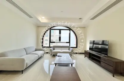 Apartment - 2 Bedrooms - 3 Bathrooms for rent in West Porto Drive - Porto Arabia - The Pearl Island - Doha