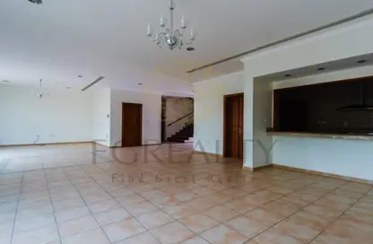 Compound - 3 Bedrooms - 4 Bathrooms for rent in Al Ain Compound 1 - Ain Khaled - Doha