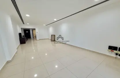 Apartment - 3 Bedrooms - 3 Bathrooms for rent in Fereej Bin Mahmoud - Doha