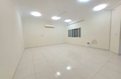 شقة - 2 غرف نوم - 2 حمامات للايجار في مدينة خليفة - الدوحة