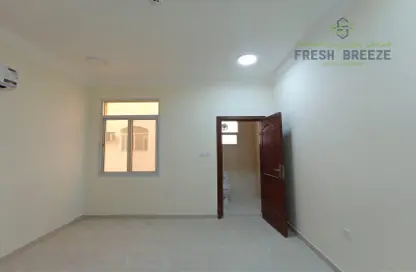 Apartment - 2 Bedrooms - 2 Bathrooms for rent in Umm Ghuwailina - Doha