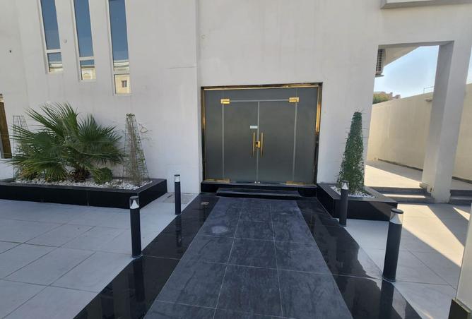 1008585 - Property Image 2