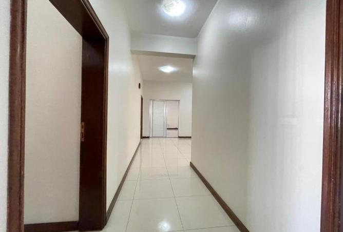 978398 - Property Image 2