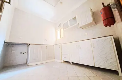 شقة - 3 غرف نوم - 2 حمامات للايجار في منتزه 10 - المنتزه - الدوحة شقة - 3 غرف نوم - 2 حمامات للايجار في منتزه 10 - المنتزه - الدوحة