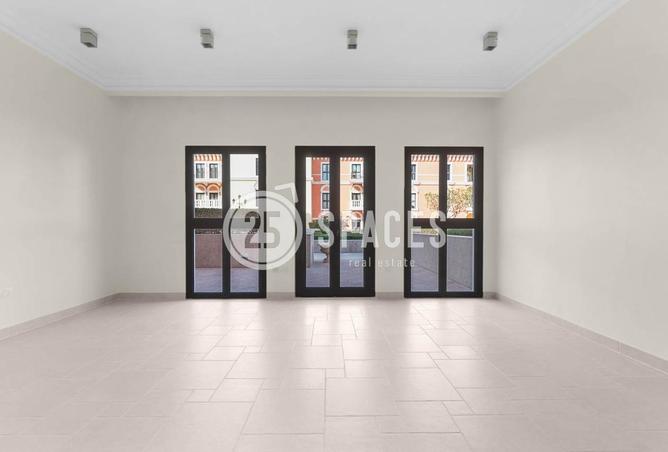 922713 - Property Image 2