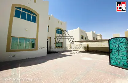 Villa - 5 Bedrooms - 4 Bathrooms for rent in Al Gharrafa - Al Gharrafa - Doha