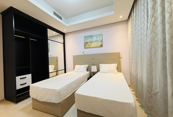 988222 - Property Image 2