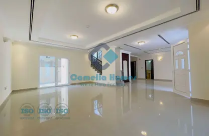 مجمع سكني - 3 غرف نوم - 5 حمامات للايجار في شارع الدانة - مريخ - المريخ - الدوحة