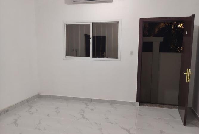 967215 - Property Image 2