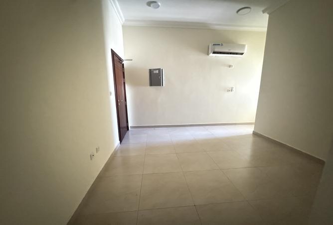 1002744 - Property Image 2