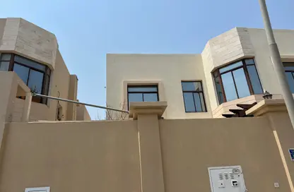 فيلا - 6 غرف نوم - 6 حمامات للايجار في الثمامة - الثمامة - الدوحة