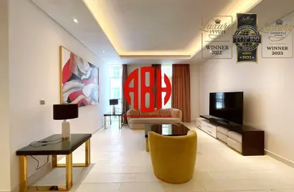 Apartment - 2 Bedrooms - 3 Bathrooms for rent in Floresta Gardens - Floresta Gardens - The Pearl Island - Doha
