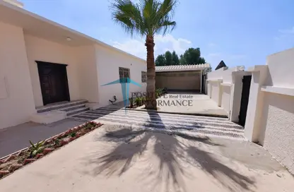 Villa - 3 Bedrooms - 3 Bathrooms for rent in Muraikh Tower - Ras Abu Aboud - Doha