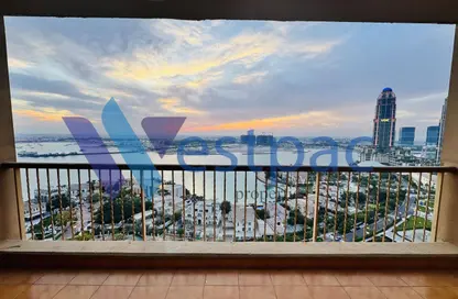 شقة - 3 غرف نوم - 5 حمامات للايجار في طريق بورتو الشرقي - بورتو أرابيا - جزيرة اللؤلؤة - الدوحة