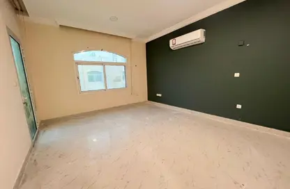 Villa - 4 Bedrooms - 4 Bathrooms for rent in Al Gharrafa - Al Gharrafa - Doha