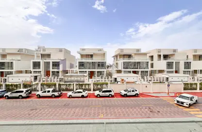 Apartment - 1 Bedroom - 2 Bathrooms for rent in Gewan Island - The Pearl Island - Doha